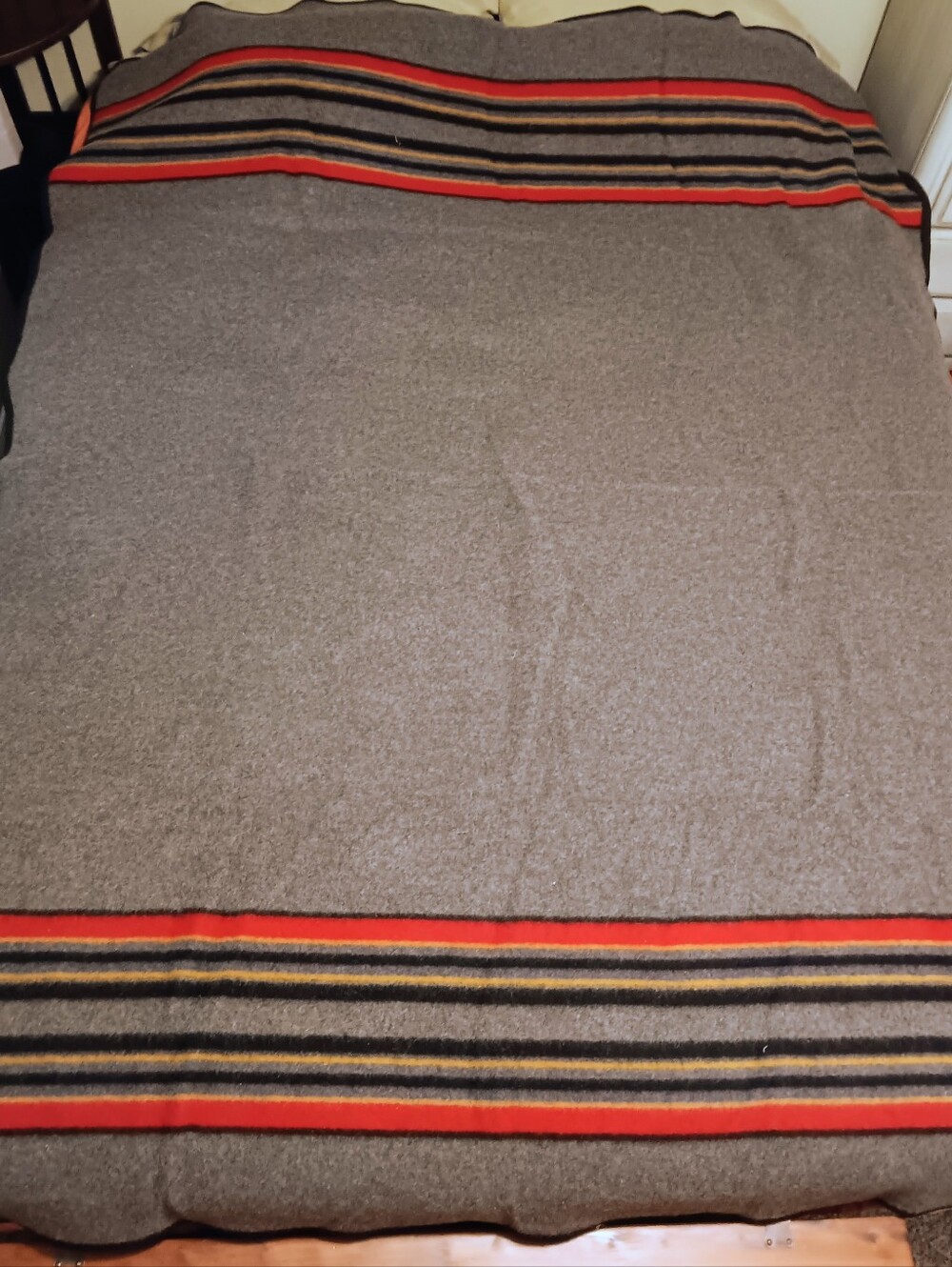 Pendleton Vintage Yakima Camp Blanket Throw - Picture 2 of 5